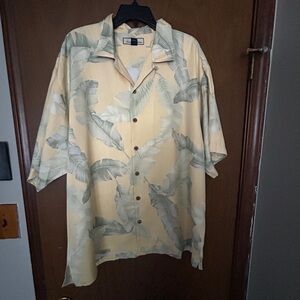 Tommy Bahama Yellow and Green Casual Button Down Shirt